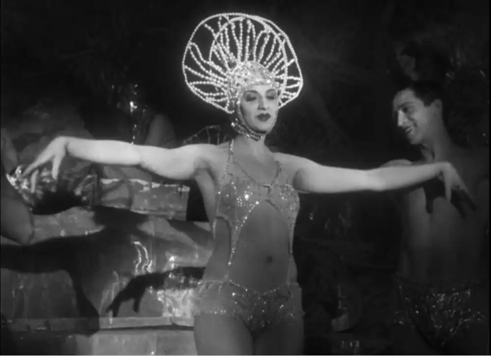 Moulin Rouge photo