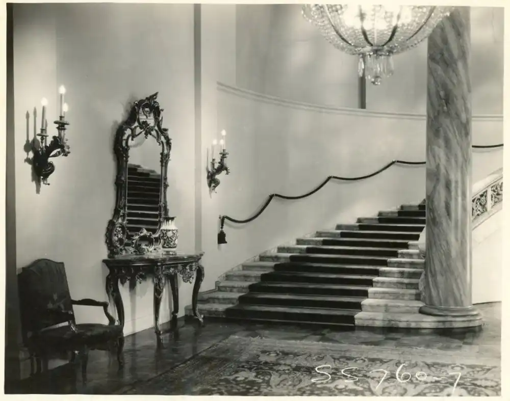 Illusion scene
