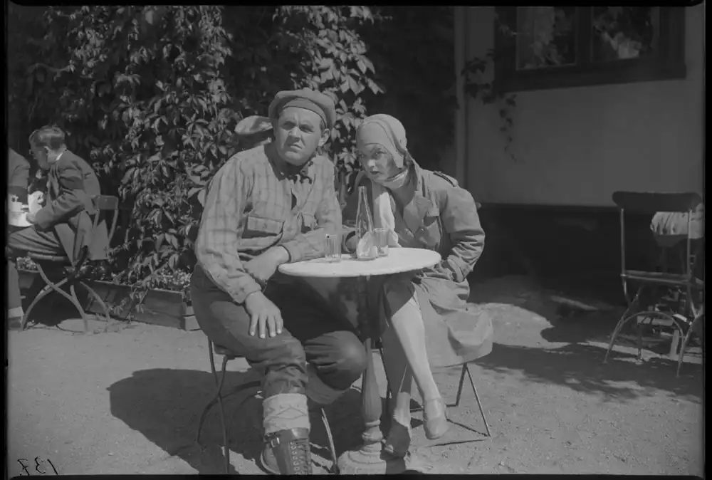 Konstgjorda Svensson scene