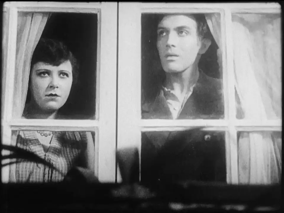 Un chien andalou scene