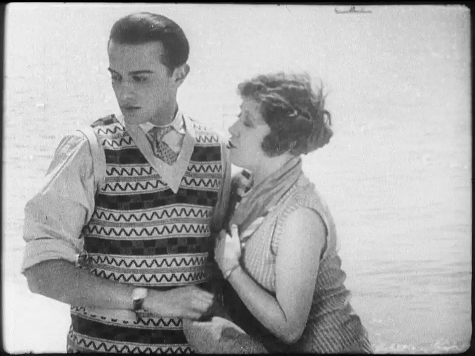 Un chien andalou scene