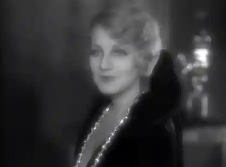 The Mystery of the Yellow Room scene