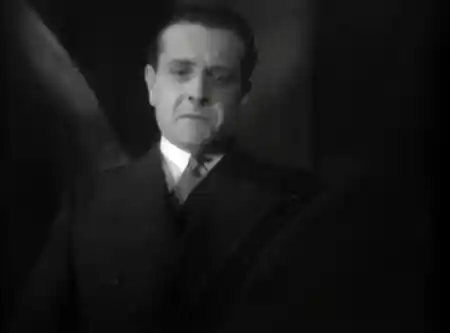 The Mystery of the Yellow Room scene