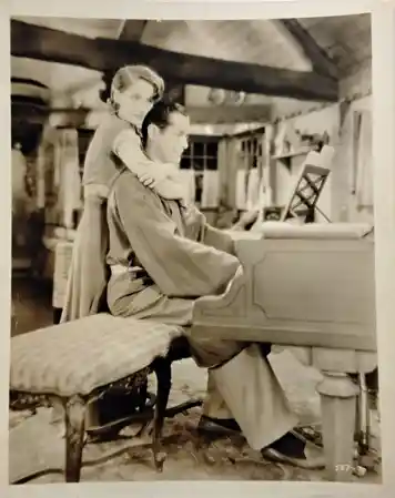 Private Lives scene