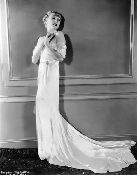 Scarlet Dawn photo