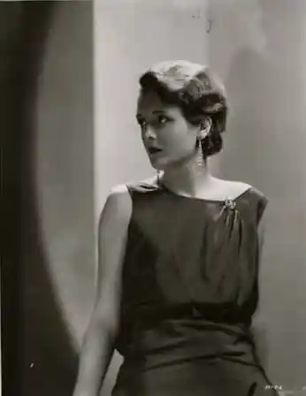 White Shoulders photo