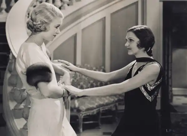Lady with a Past photo