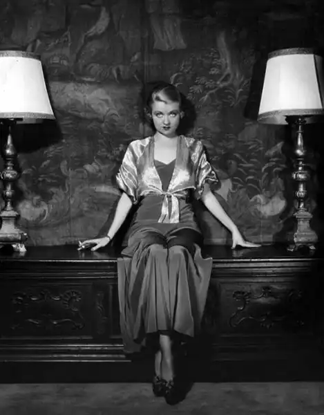 Lady with a Past photo