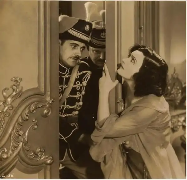 A Woman Commands photo