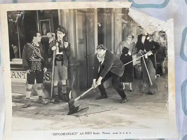 Diplomaniacs scene