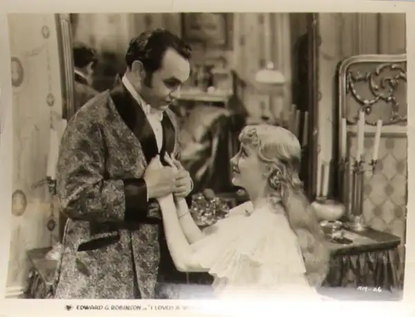 I Loved a Woman scene