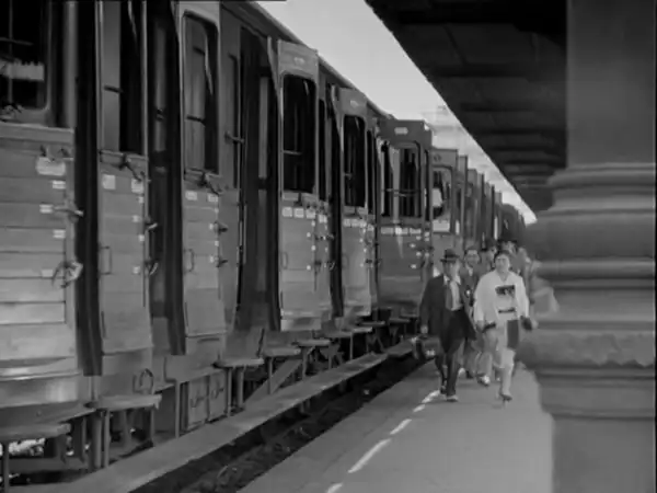 Treno popolare photo
