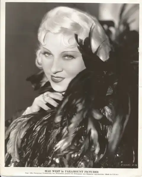 Belle of the Nineties scene