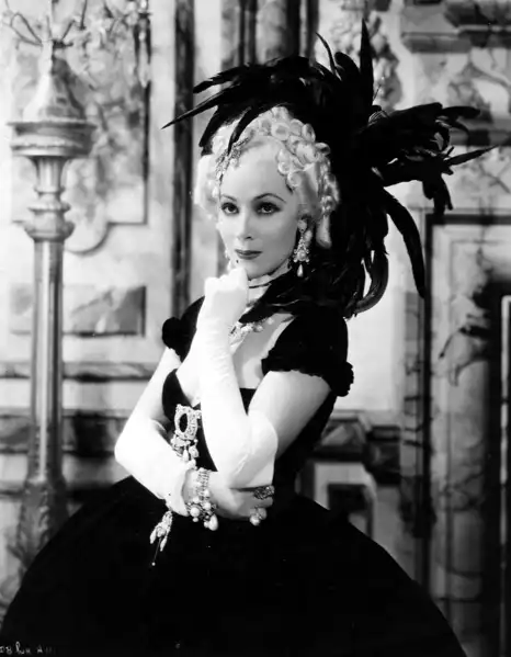 Madame Du Barry scene