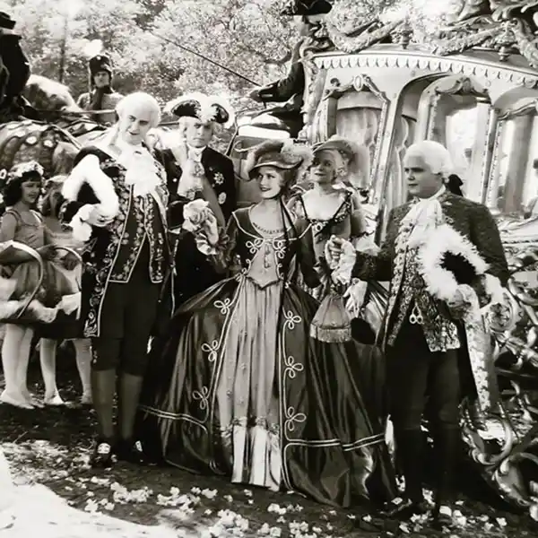Madame Du Barry photo