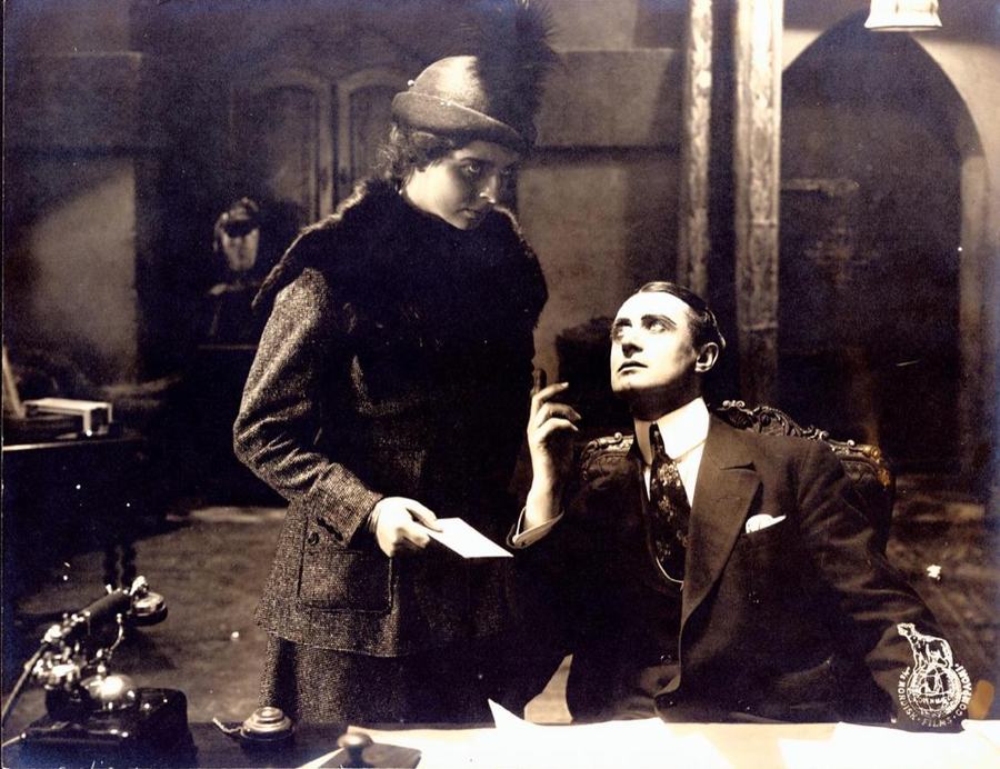 The Mysterious Lady scene