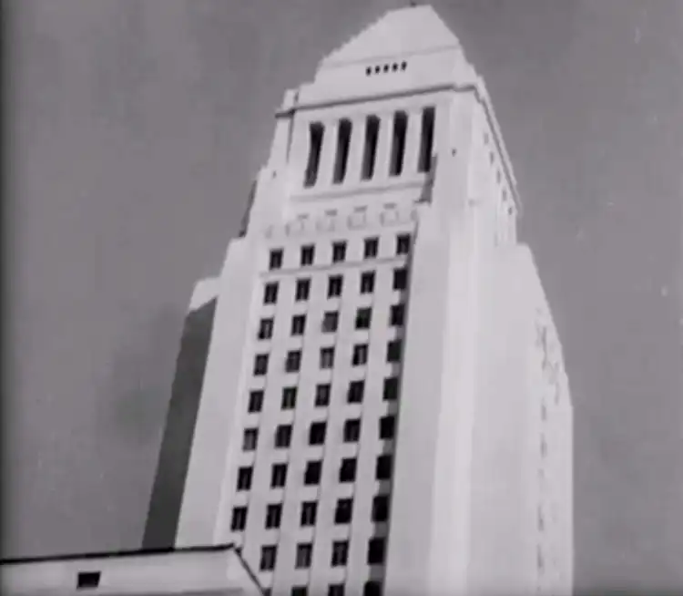 The Life and Death of 9413, a Hollywood Extra photo