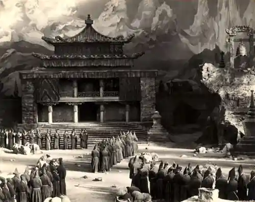 Living Buddhas scene
