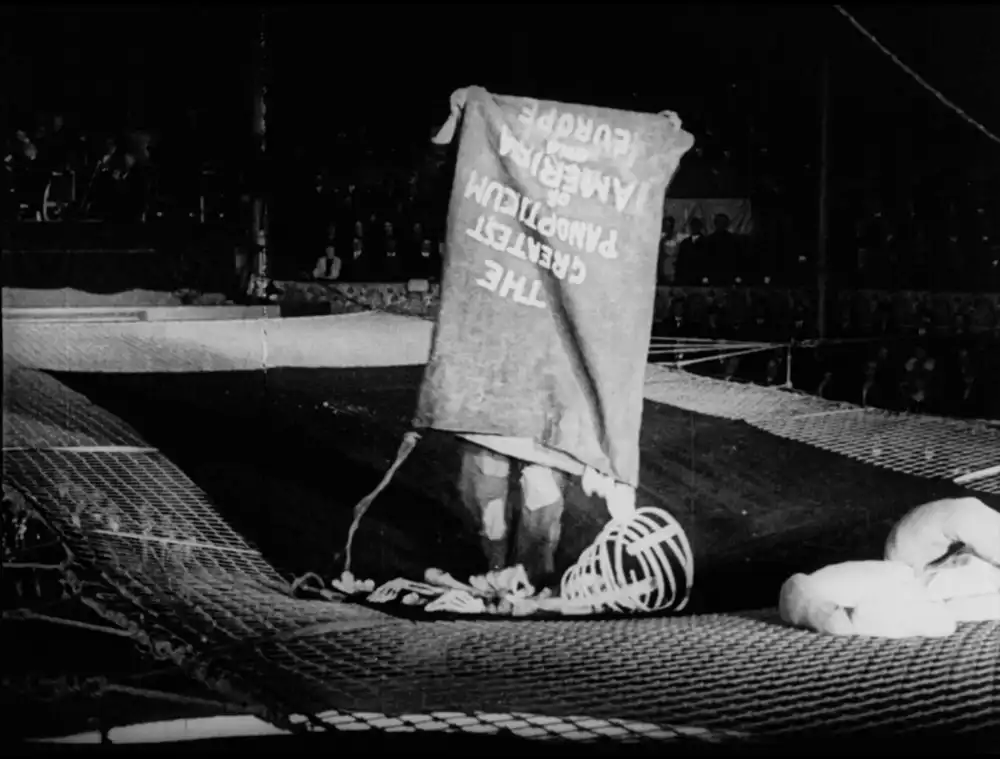 Tragödie im Zirkus Royal photo