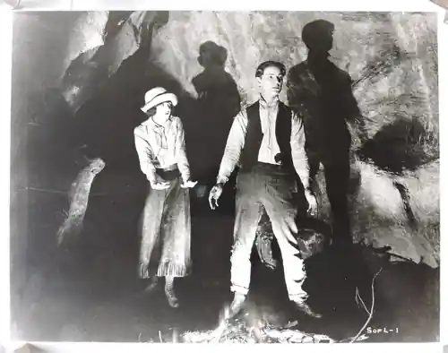 The Mysterious Witness scene