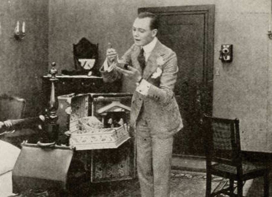 The Honorable Algy scene