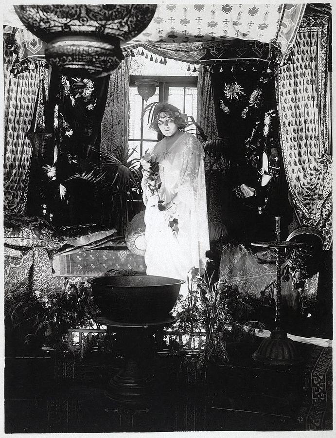 The Wolf Woman scene