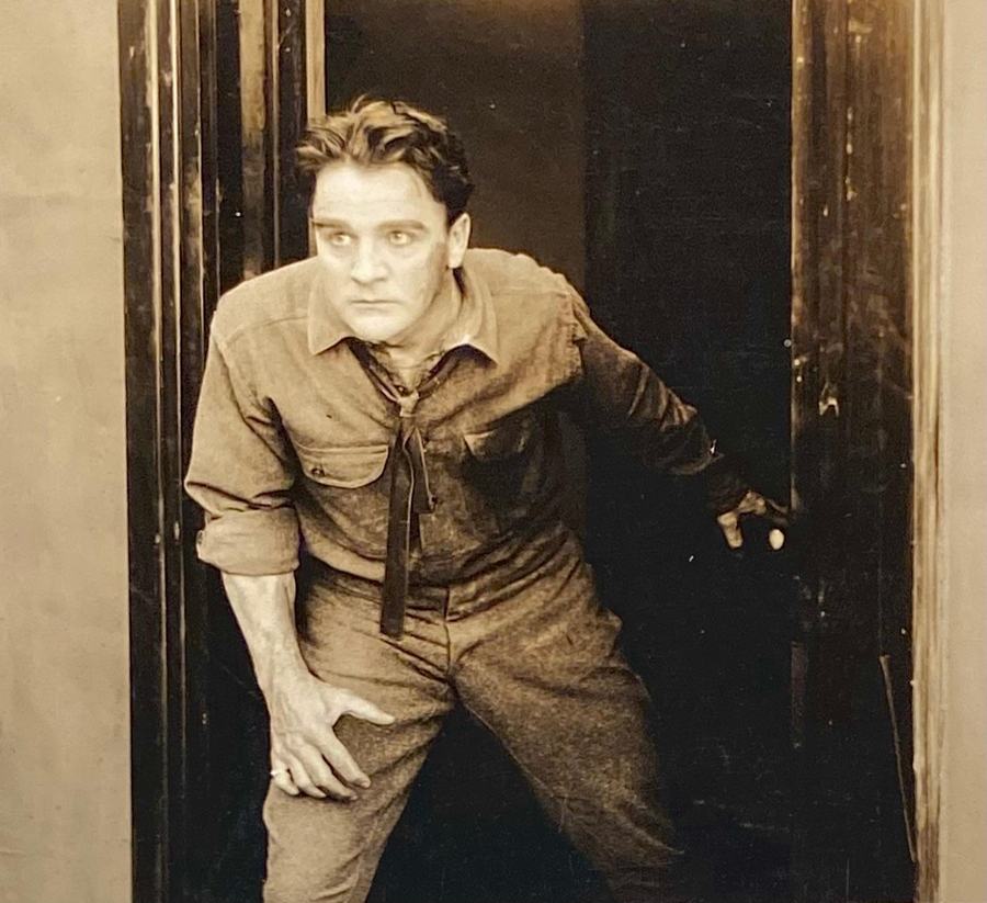 Lieutenant Danny, U.S.A. scene