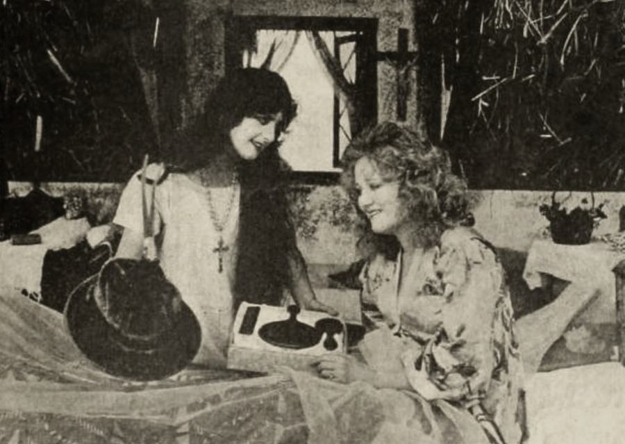 The Pearl of Paradise scene