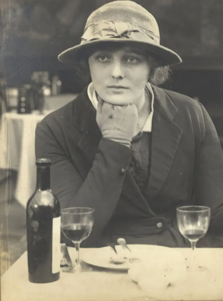 The Amazing Quest of Mr. Ernest Bliss scene