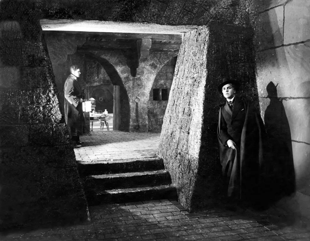 The Arrival from the Darkness scene