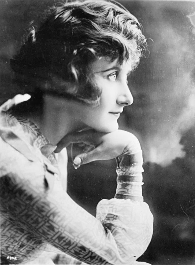 Betty and the Buccaneers scene