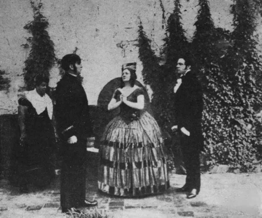 Manuelita Rosas scene