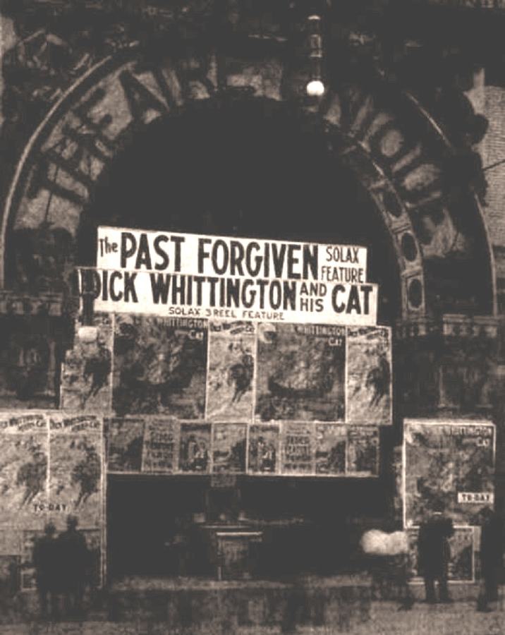 Dick Whittington and his Cat photo