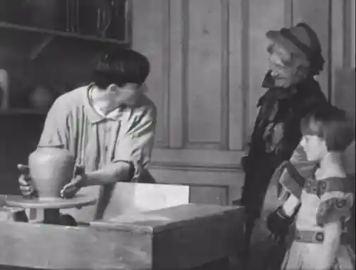 The Potterymaker scene
