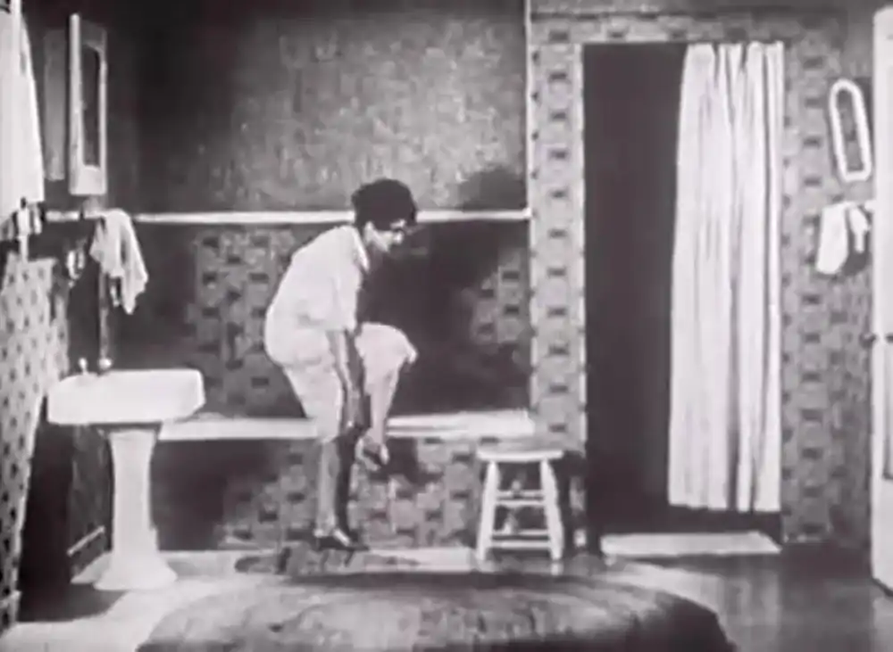 Betty's Bath scene