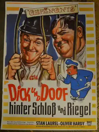 Hinter Schloss und Riegel