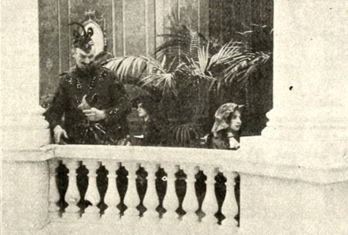 From Gutter to Footlights scene