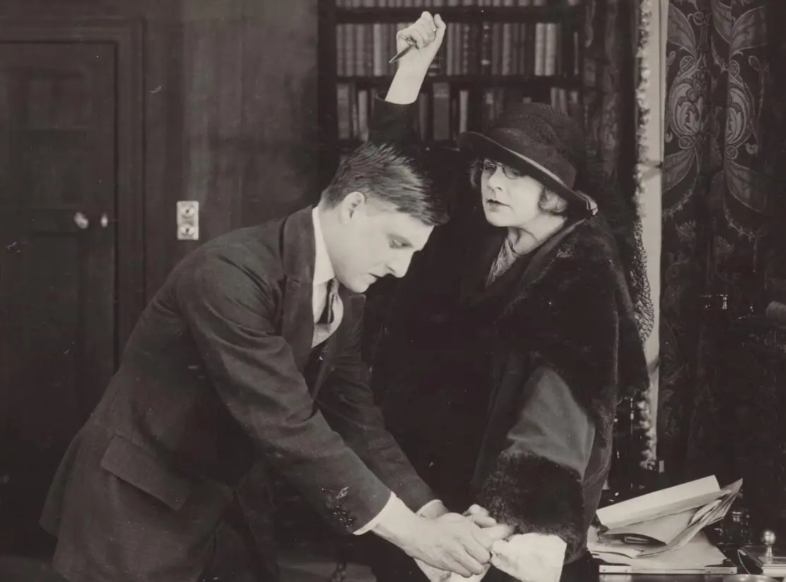 The Golden Pince-Nez scene