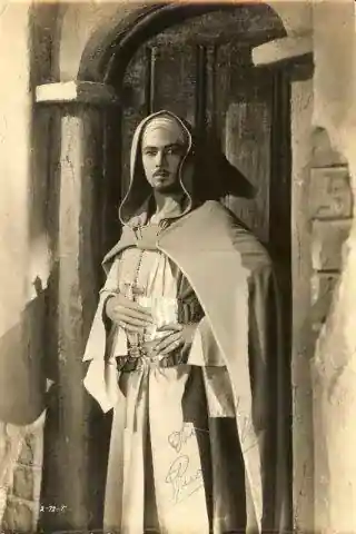 The Hooded Falcon scene
