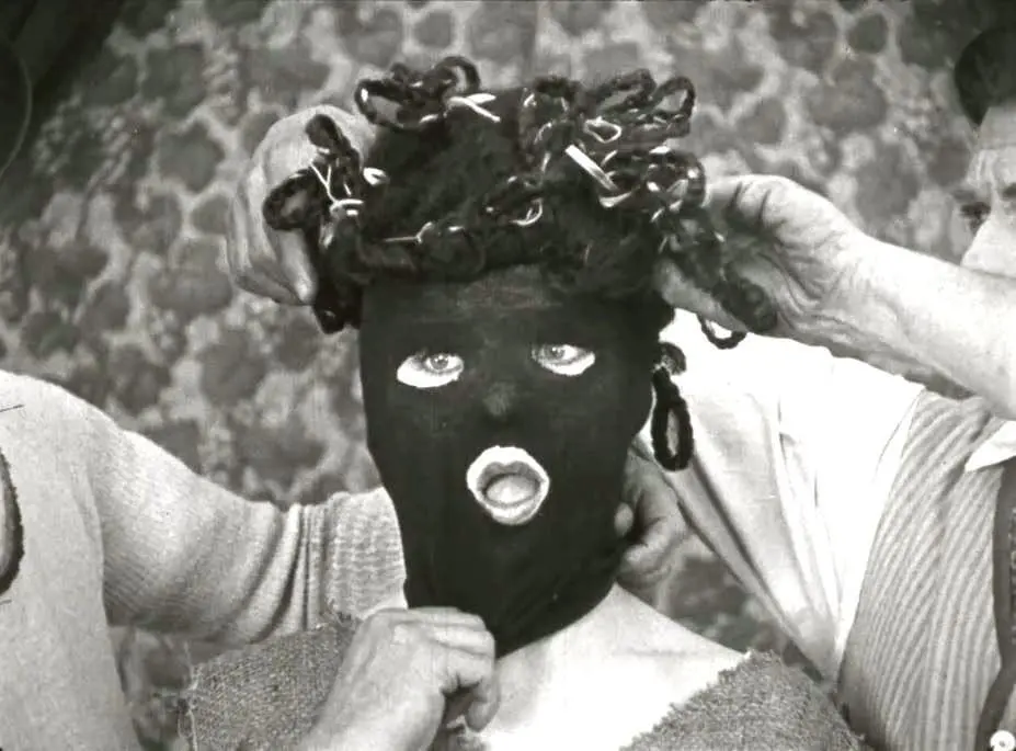 Uncle Tom's Gal scene