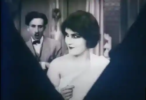 L'illustre attrice Cicala Formica scene