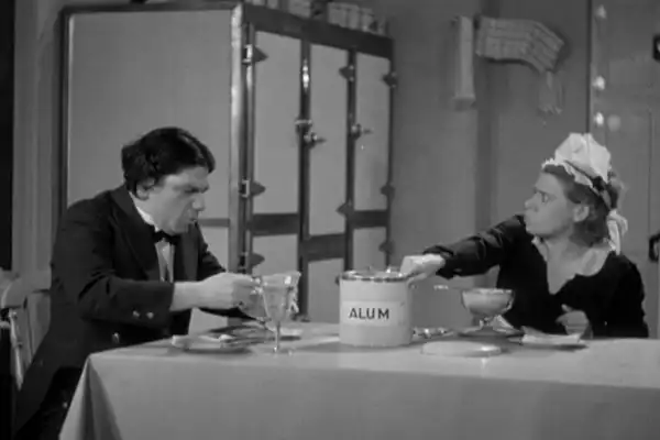 A Peach of a Pair scene