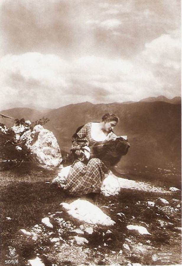 Die Claudi vom Geiserhof scene