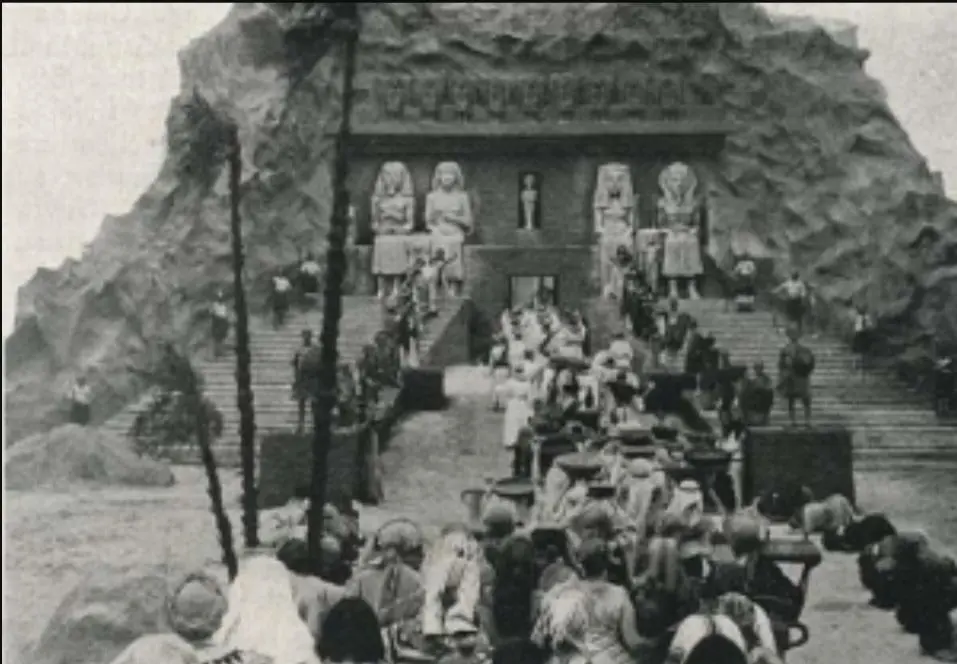 Die Tophar-Mumie scene