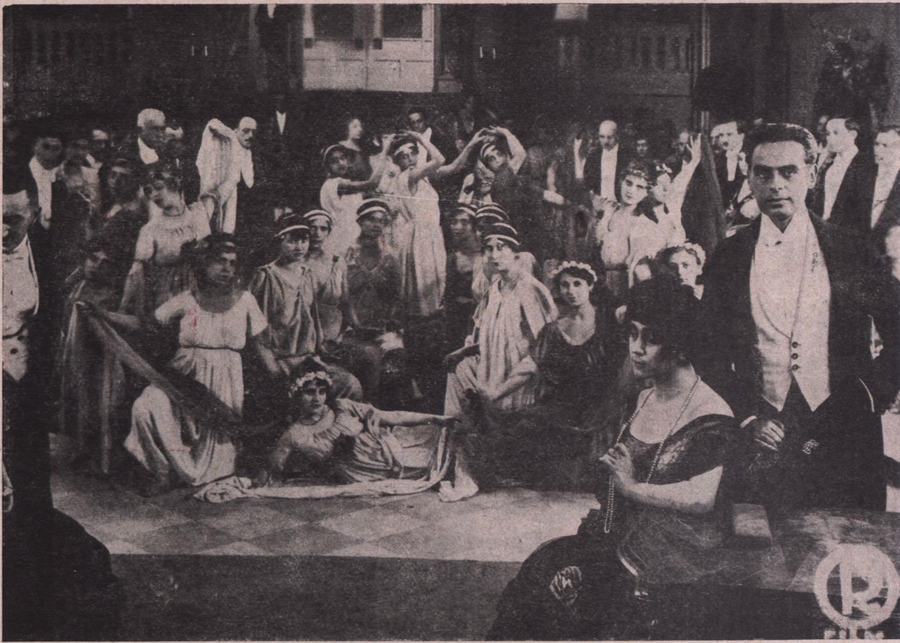 Des Goldes Fluch scene