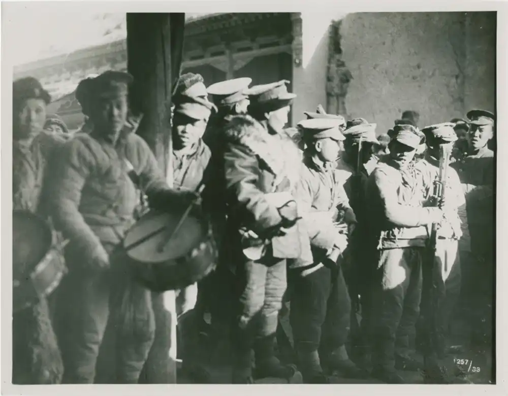 Mit Sven Hedin durch Asiens Wüsten photo