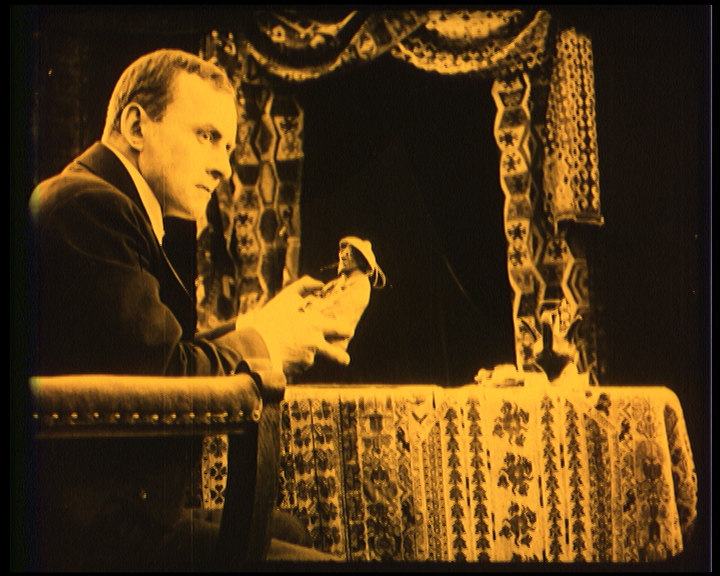 Der Mandarin scene