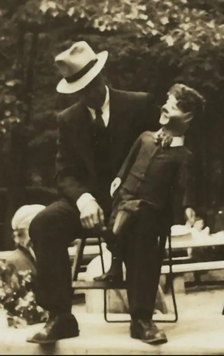 Il ventriloquo scene