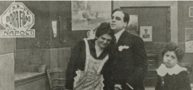 Mandolinata a mare scene