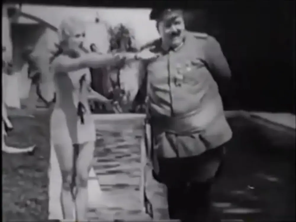 Mitt the Prince scene